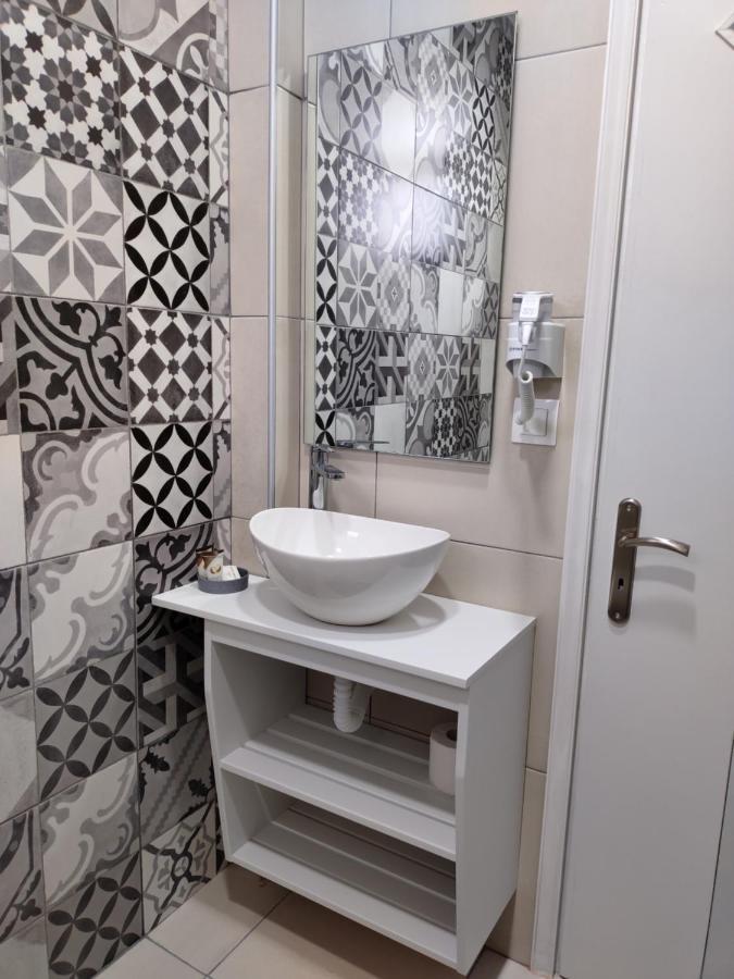 Valentinos Aparthotel